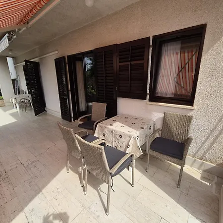 Krebel - Location 4minute Walk Beach, Strand, Apartment Poreč